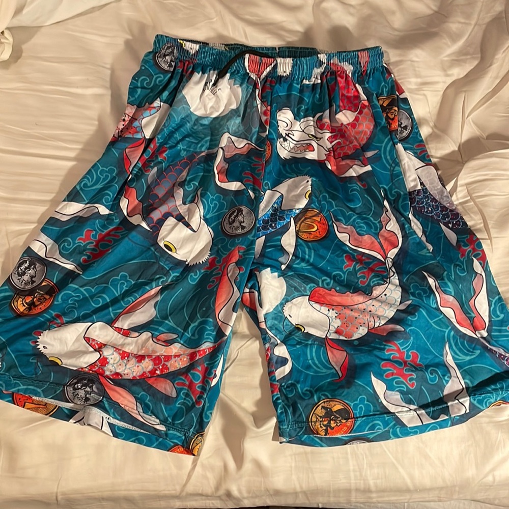 Fish frisbee shorts
